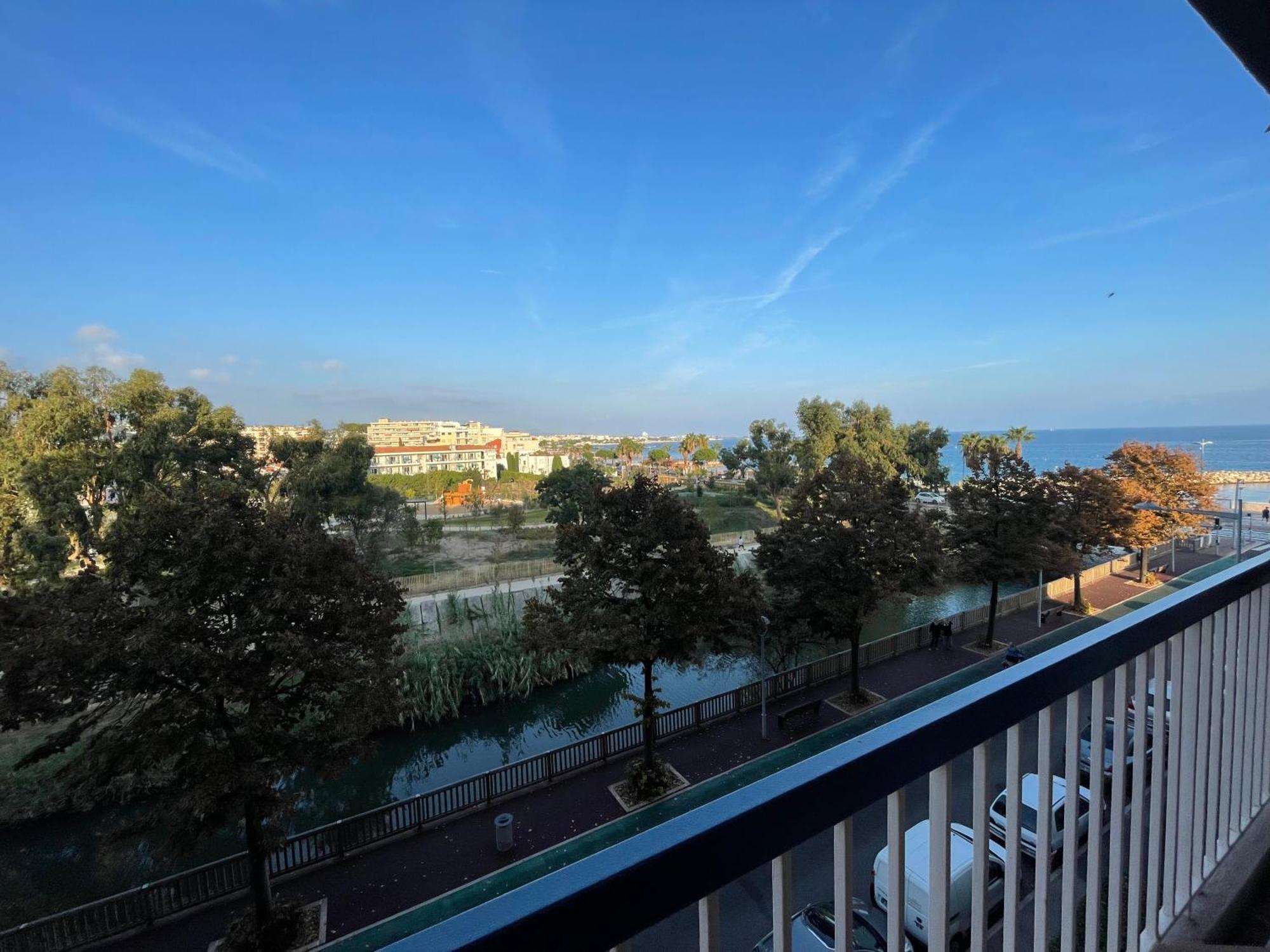 Appartement rénové vue mer avec garage Cagnes-sur-Mer Exterior foto
